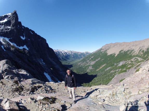 Trilha para a Laguna Témpanos, acima do Refúgio San Martín, região de Bariloche, na Argentina